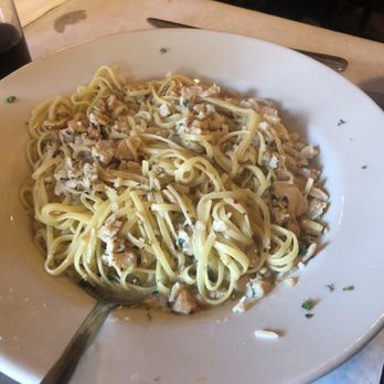 Sarafino's Pasta and Pizza - Linguine with Clam Sauce - Italian Near Me - Pittsburgh, Pennsylvania Sarafino's Pasta and Pizza - Linguine with Clam Sauce - Italian Near Me - Pittsburgh, Pennsylvania