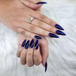 Best Nail Salon