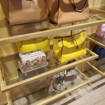 Tory Burch Outlet - Fashion Near Me - Sunrise, Florida Tory Burch Outlet - Fashion Near Me - Sunrise, Florida