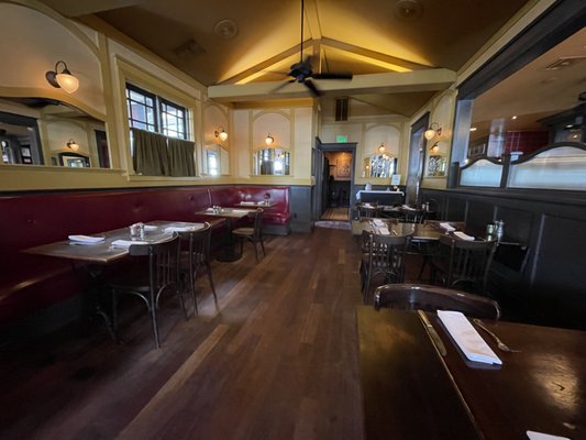 Underwood Bar and Bistro by null