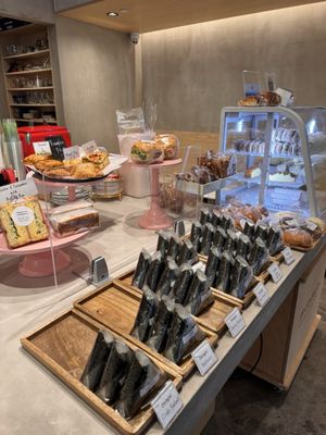 Cafe miomio / Bar Mutsumi by null