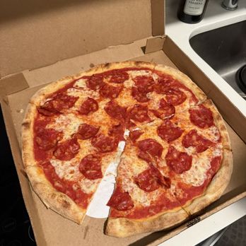 Lusha Pizza - Diavola 16" - Pizza Near Me - Chicago, Illinois