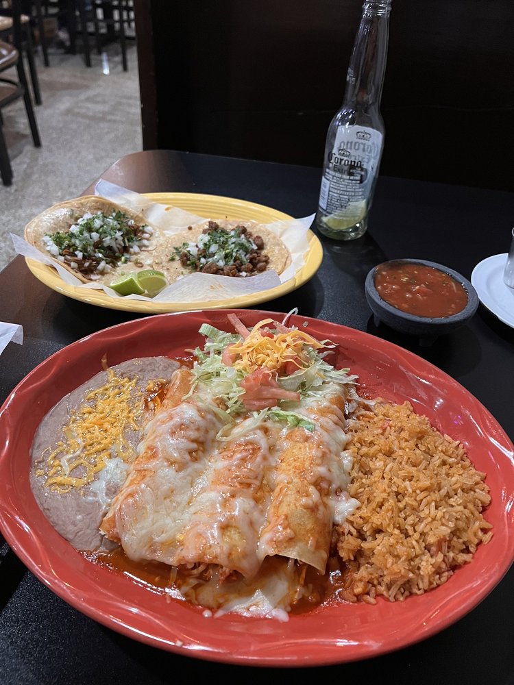 Food from Los Mezcales Bar & Grill