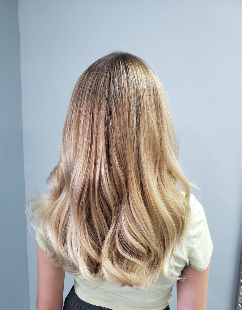 Lux Salon Image