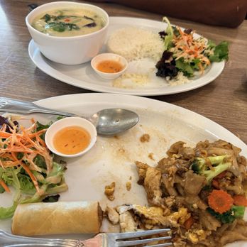 AM Noodle - Pad See Ew and Green Curry - Thai Near Me - Ventura, California
