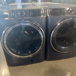 B & B Appliances - How sexy is this!!!! Y'all go to B&B see James.