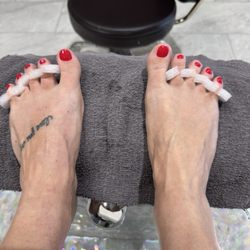 Fusion Nails - Worst pedi ever.