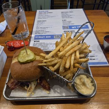 Browndog Barlor & Restaurant - Spicy bacon burger & truffle fries - Ice Cream & Frozen Yogurt Near Me - Northville, Michigan Browndog Barlor & Restaurant - Spicy bacon burger & truffle fries - Ice Cream & Frozen Yogurt Near Me - Northville, Michigan