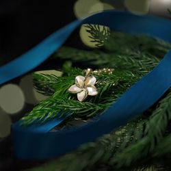 Maui Divers Jewelry - Plumeria Mother of Pearl Pendant in Gold