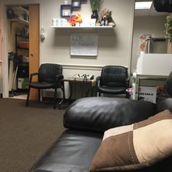 Advanced Chiropractic & Rehab - Wonderful experience thus far. This is my first time here and I just had the most amazing and FREE massage from Kelly!!