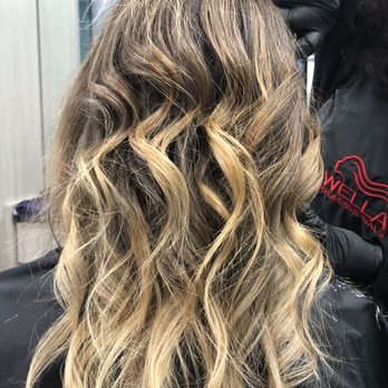 Janell Marie paints - Hair Stylists Near Me - San Antonio, Texas