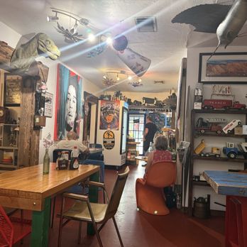 Magnolia Cafe - Dining room - Coffee & Tea Near Me - Fort Lauderdale, Florida Magnolia Cafe - Dining room - Coffee & Tea Near Me - Fort Lauderdale, Florida