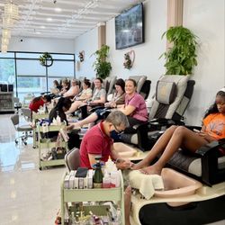 Royal Nails & Day Spa