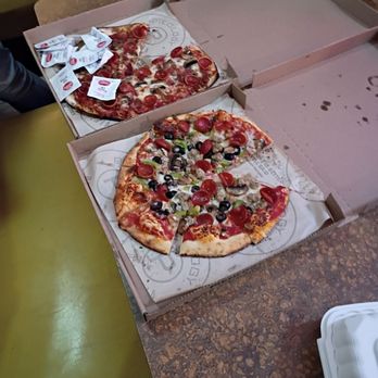 Pieology Pizzeria - Two pizzas one combo other make your own ingredients. - Pizza Near Me - Honolulu, Hawaii Pieology Pizzeria - Two pizzas one combo other make your own ingredients. - Pizza Near Me - Honolulu, Hawaii