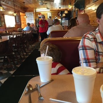 OH’s Kitchen  - Interior - Salad Near Me - Trimble, Ohio