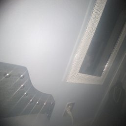 Blurry and camera lense shows on edges Blurry and camera lense shows on edges