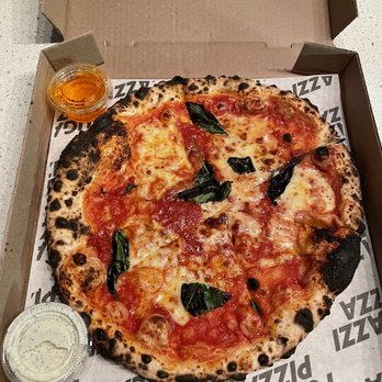 Fugazzi Pizza - Margherita pizza - Pizza Near Me - Montreal, Quebec Fugazzi Pizza - Margherita pizza - Pizza Near Me - Montreal, Quebec