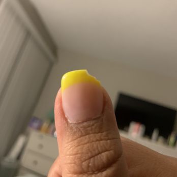 Chloe Nail Spa - Chipped nail after a few days - Nail Salons Near Me - Sherman Oaks, California Chloe Nail Spa - Chipped nail after a few days - Nail Salons Near Me - Sherman Oaks, California
