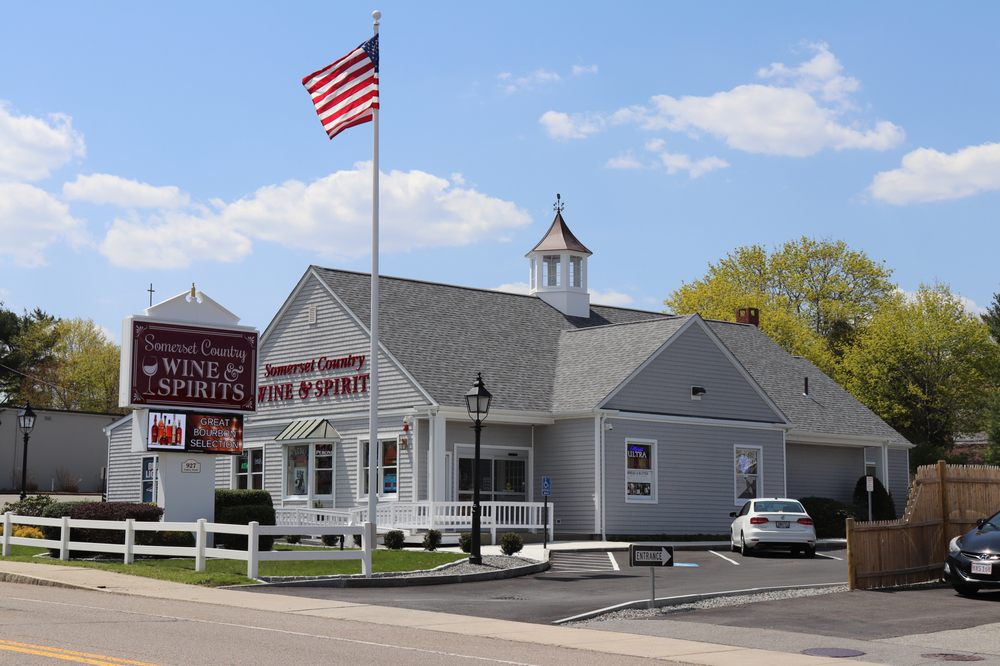 Somerset Country Wine & Spirits Logo