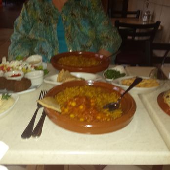Boeshreen - My favorite - kabsa & chickpeas w/onions.  There is also a falafel plate, hummus and baba ganouj w/pita bread - Mediterranean Near Me - Columbia, South Carolina