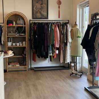 R+R Collective - Clothing - Used, Vintage & Consignment Near Me - San Antonio, Texas