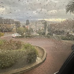 Estifanos Travels and Luxury Cars - Lumbard St. shortcut
