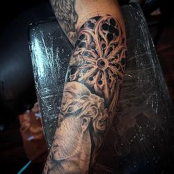 Black Rose Tattoo