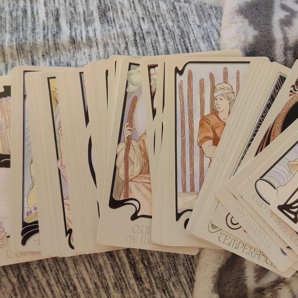 Kailua Crystals - Fake Tarot Deck purchased from Kailua Crystals - cards are supposed to be accented with gold foil - Spiritual Shop Near Me - Kailua, Hawaii Kailua Crystals - Fake Tarot Deck purchased from Kailua Crystals - cards are supposed to be accented with gold foil - Spiritual Shop Near Me - Kailua, Hawaii