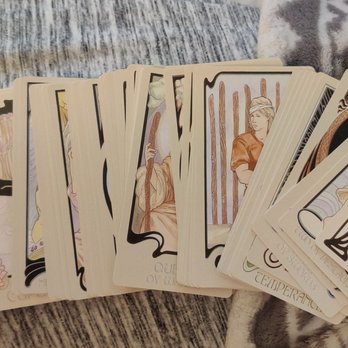 Kailua Crystals - Fake Tarot Deck purchased from Kailua Crystals - cards are supposed to be accented with gold foil - Spiritual Shop Near Me - Kailua, Hawaii