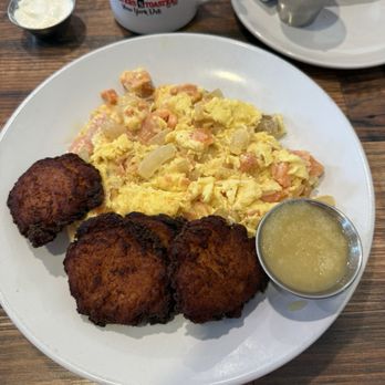 Roasters 'N Toasters - Pinecrest - Nova & Onion Scramble - Bagels Near Me - Miami, Florida