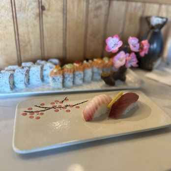 Koi Sushi - Lululemon Roll, Snow California Roll, Red Snapper & Tuna Nigiri - Sushi Bars Near Me - Pensacola, Florida Koi Sushi - Lululemon Roll, Snow California Roll, Red Snapper & Tuna Nigiri - Sushi Bars Near Me - Pensacola, Florida