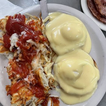 Bonnie Jo's Cafe - Eggs, Benedict - Breakfast & Brunch Near Me - Sedro-Woolley, Washington Bonnie Jo's Cafe - Eggs, Benedict - Breakfast & Brunch Near Me - Sedro-Woolley, Washington