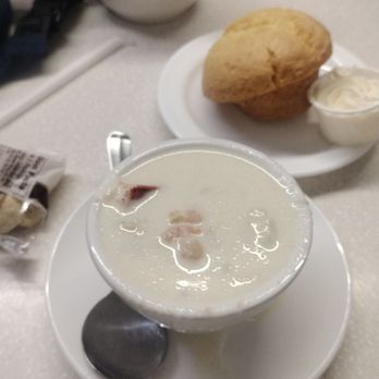 Maine Diner - Seafood chowder and corn muffin - Diners Near Me - Wells, Maine