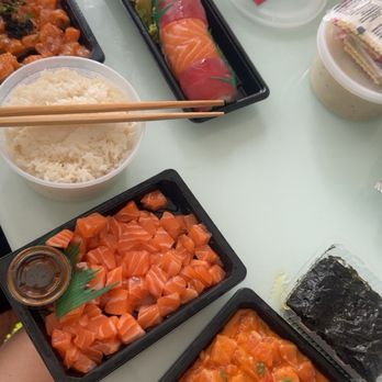 Basa Seafood Express - Poke Special Combo Rainbow Roll - Seafood Near Me - San Francisco, California