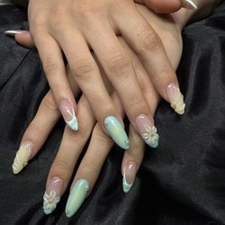 Tips Toes & Tony Nail Bar