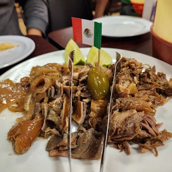 Carnitas Michoacan - 1lbs carnitas mixta - Mexican Near Me - SAN BERNARDINO, California Carnitas Michoacan - 1lbs carnitas mixta - Mexican Near Me - SAN BERNARDINO, California