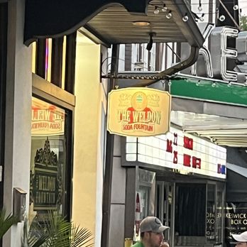 The Weldon Fountain - people eating outside of a restaurant - Ice Cream & Frozen Yogurt Near Me - Glenside, Pennsylvania