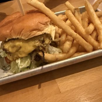 Green Cheek Beer Co. - Smash burger - Breweries Near Me - Costa Mesa, California