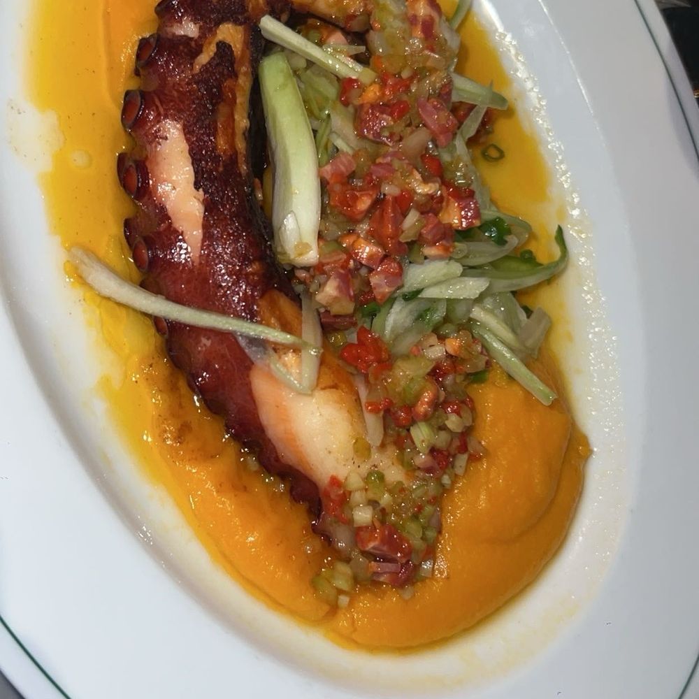 Girafe - Grilled octopus with mashed sweet potatoes - French Near Me - Paris, 75 Girafe - Grilled octopus with mashed sweet potatoes - French Near Me - Paris, 75