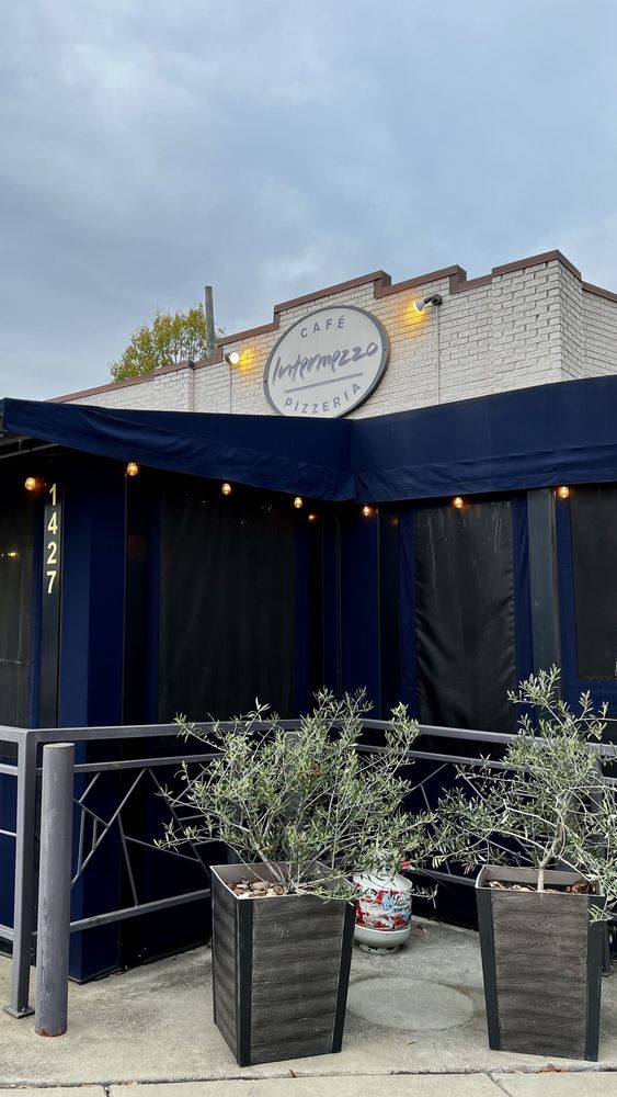 Intermezzo Pizzeria and Cafe