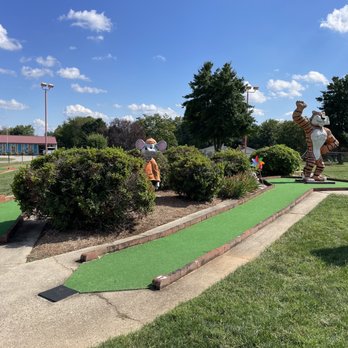 3 Little Chicks Coffee & Bakery - Mini golf - $5 / adult, free for kiddos - Coffee & Tea Near Me - Hickory, North Carolina