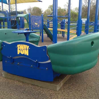 Activity Center Park - Awesome awesome rocking booth platform! Really wide smooth arc, fun for kids, fun for parents! - Parks Near Me - Centerville, Ohio