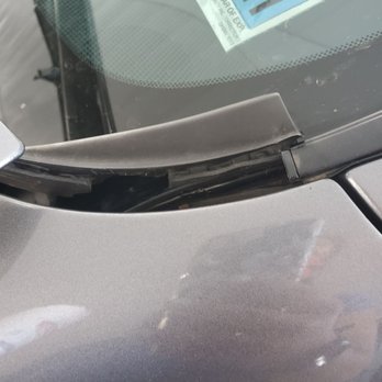 Clear Glass - This is the puckle where my windshield was not sealed properly. - Auto Glass Services Near Me - New Orleans, Louisiana Clear Glass - This is the puckle where my windshield was not sealed properly. - Auto Glass Services Near Me - New Orleans, Louisiana