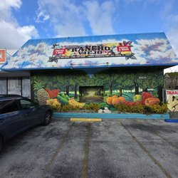 Juanchi's Produce - Fruit stand