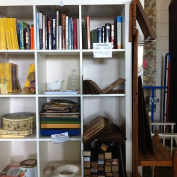 New Farm Antique Centre - Antiques Near Me - New Farm, QLD