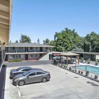 Gum Tree Apartments - Plenty of off street parking with video surveillance - Apartments Near Me - San Jose, California Gum Tree Apartments - Plenty of off street parking with video surveillance - Apartments Near Me - San Jose, California