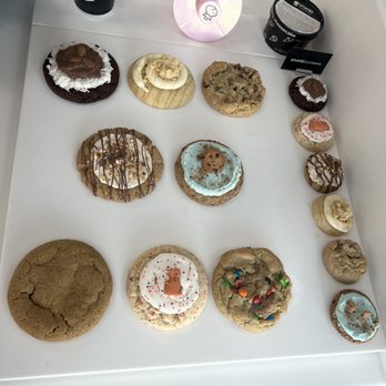 Crumbl - DeLand - Bakeries Near Me - DeLand, Florida
