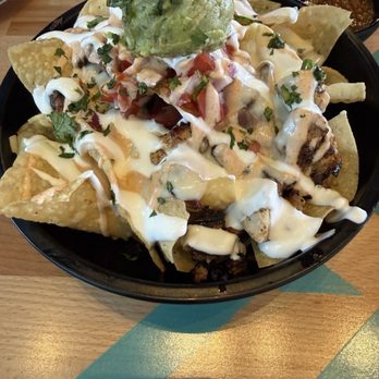 Dilla Libre Tres - Chicken Nacho bowl - Mexican Near Me - Phoenix, Arizona