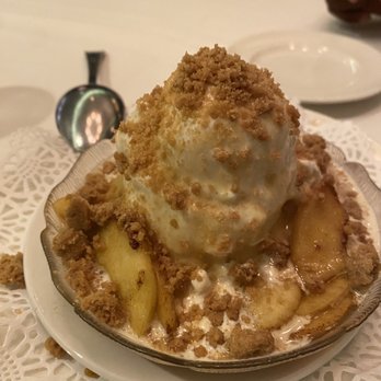 Hy's Steak House - Apple Streusel* - Steakhouses Near Me - Honolulu, Hawaii
