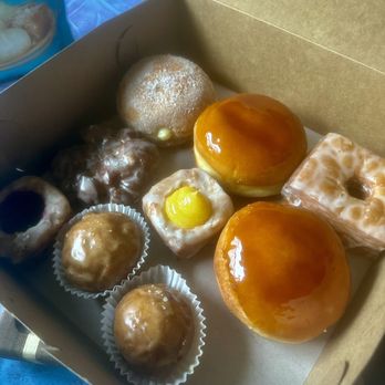 donut savant - Ordered these super delicious donuts... they're sooooo delicious!!! Best donuts ever!! - Donuts Near Me - Oakland, California donut savant - Ordered these super delicious donuts... they're sooooo delicious!!! Best donuts ever!! - Donuts Near Me - Oakland, California